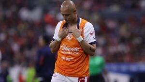 Chivas continúa su pretemporada sin Chicharito