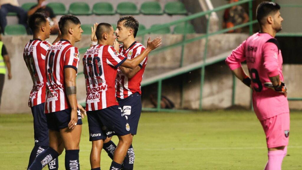 Las Chivas derrotan al Atlante y acceden a la final de la Copa Morelos