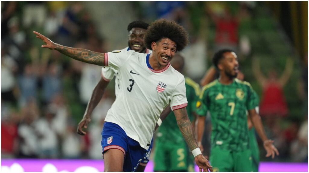 Chris Richards celebra un gol con los Estados Unidos | Reuters; Imagn Images