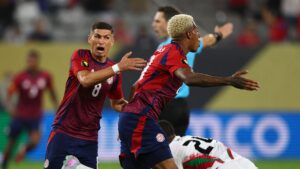 La Costa Rica de Miguel Herrera firma una remontada de último minuto en el regreso de Keylor Navas