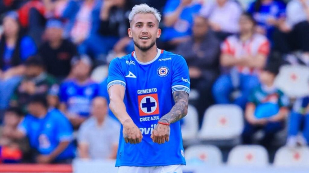 Gonzalo Piovi en festejo de gol