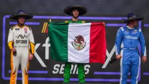 ¡Impresionante regreso! Daniel Suárez se recupera de un choque en la qualy y gana la NASCAR Xfinity Series en México