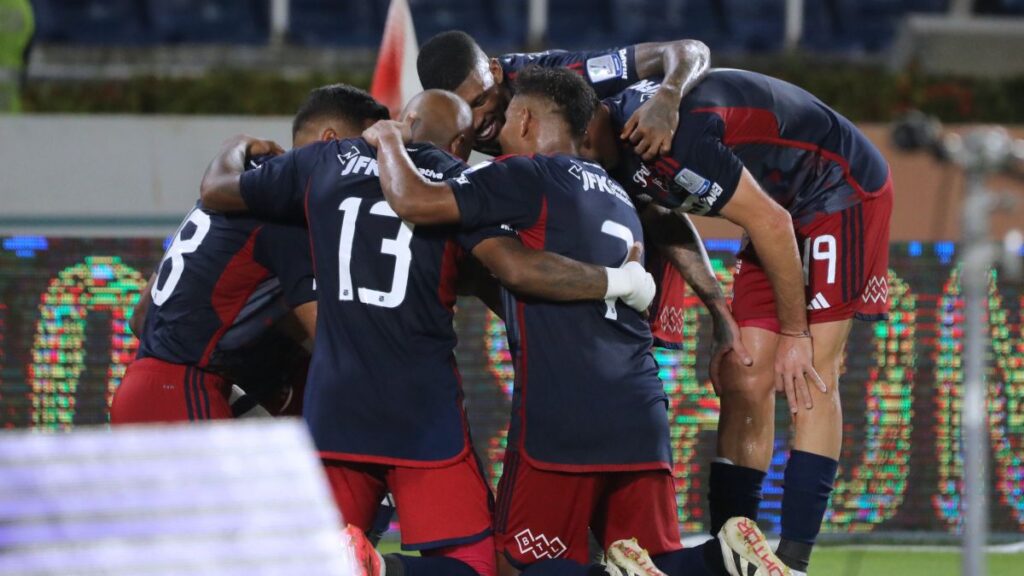 El DIM se trepa en el Grupo A. Vizzor