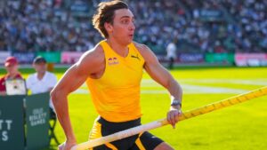 ¡Brilla en casa! Duplantis vuelve a mejorar su récord mundial en salto con pértiga