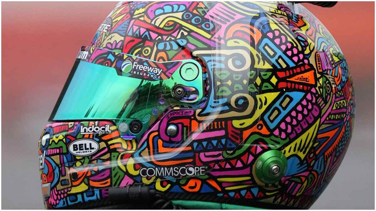 Daniel Suárez presenta el colorido casco que utilizará en la NASCAR Cup ...