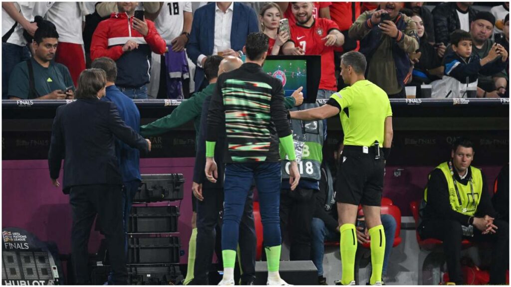 FIFA plantea cambios en el VAR | Reuters