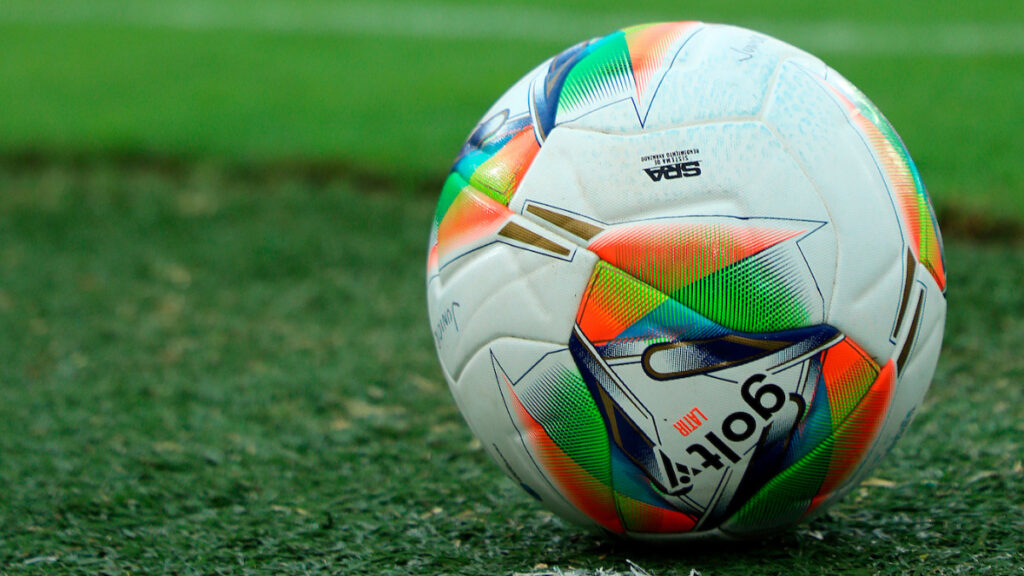 Pelota de la Liga BetPlay Dimayor. - Vizzor Image.