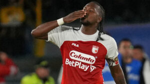 Santa Fe no se da por vencido y rompe la maldición de los locales en el grupo B