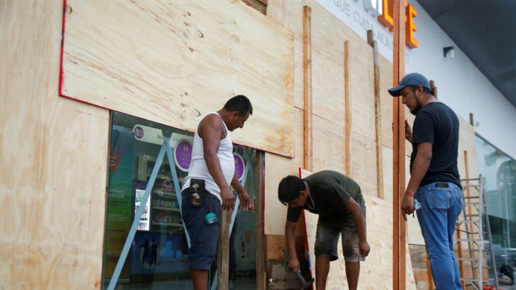 Huracán Erick Oaxaca