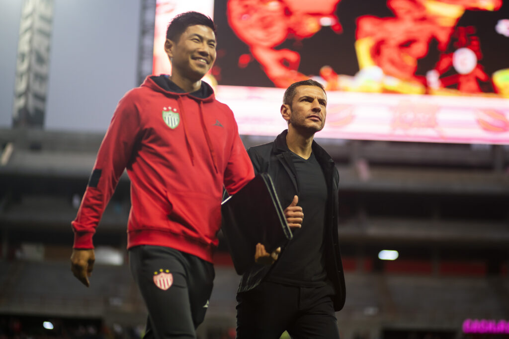 Jimmy Lozano fracasó con Pachuca en el Mundial de Clubes... ¿acumula más tropiezos o éxitos en su etapa como entrenador?