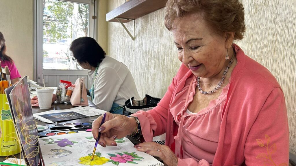 Todo sobre la tarjeta del INAPAM: Beneficios, requisitos y uso en el Día del Padre 2025