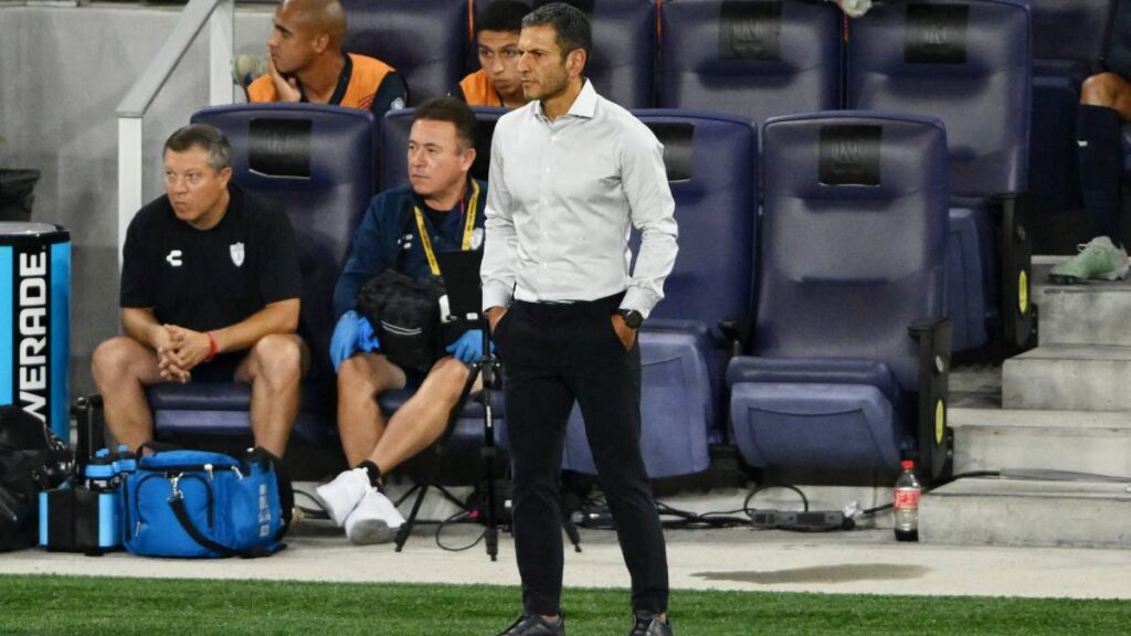 Jimmy Lozano fracasó con Pachuca en el Mundial de Clubes... ¿acumula más tropiezos o éxitos en su etapa como entrenador?