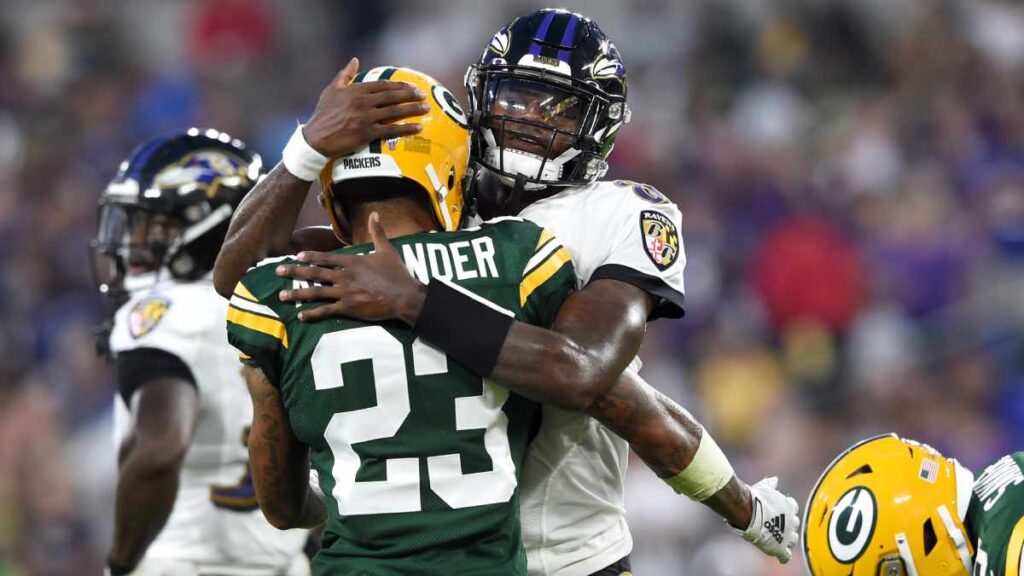 Jaire Alexander firma con los Ravens de Lamar Jackson