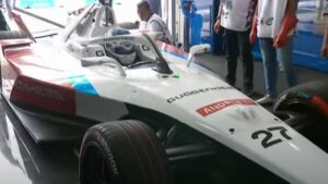 Jake Dennis se queda con la pole position para el e-Prix de Jakarta
