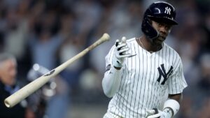 Jazz Chisholm Jr. se vuela la barda y guía el triunfo de los Yankees sobre Guardians