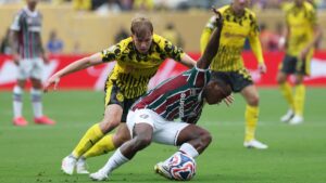 Jhon Arias se lleva los elogios en el empate entre Fluminense y Borussia Dortmund
