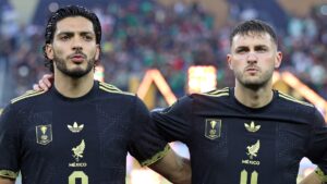 Raúl Jiménez destaca la labor de los rivales por encima de las dudas que deja la selección mexicana