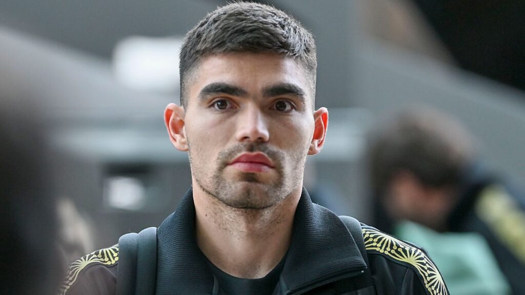 Johan Vásquez no jugará ante Suiza