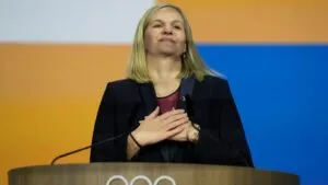 Kirsty Coventry inicia su gestión al frente del COI con grandes retos rumbo a Los Ángeles 2028