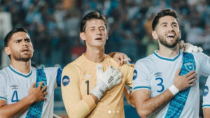 El legionario y figura del seleccionado de Guatemala que se queda sin equipo… y todos van por él