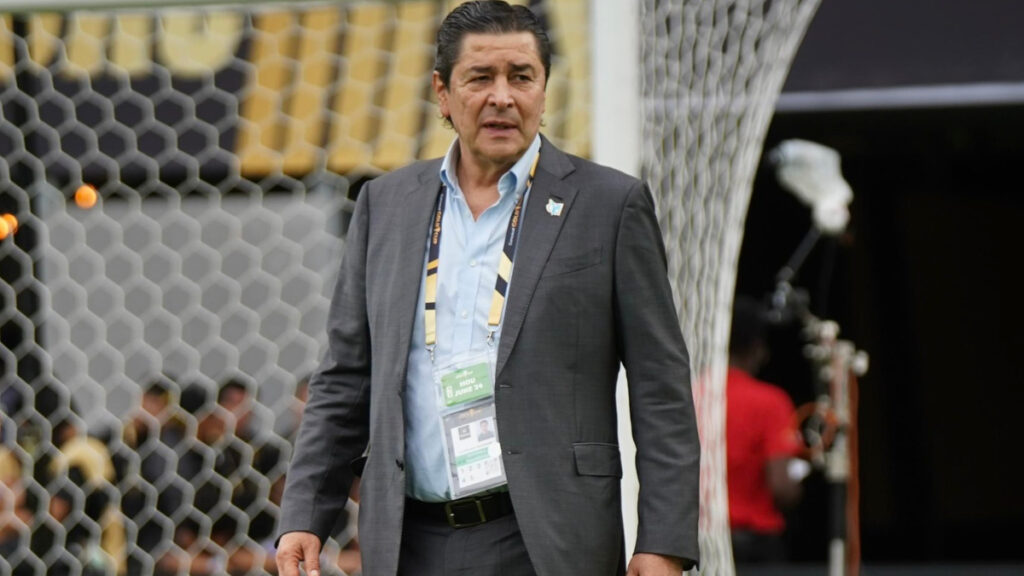 Luis Fernando Tena, DT de Guatemala. (FEDEFUT)
