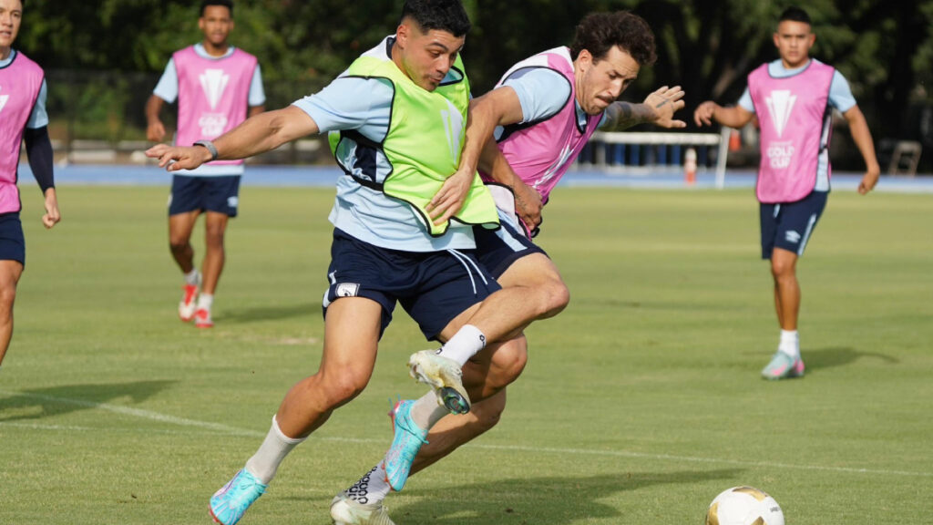 Lom y Herrera, durante un entrenamiento. (FEDEFUT)