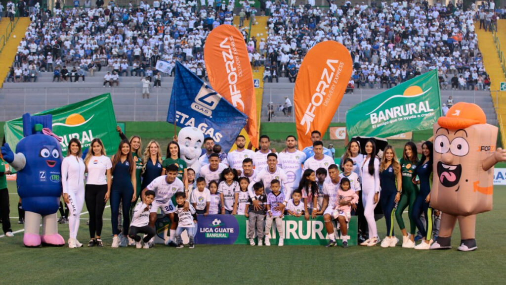 Comunicaciones, durante un partido en el Cementos Progreso. (Comunicaciones X)