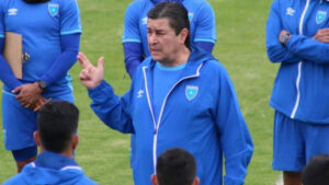 Luis Fernando Tena da la lista de convocados para la Copa Oro 2025 y deja afuera a un legionario