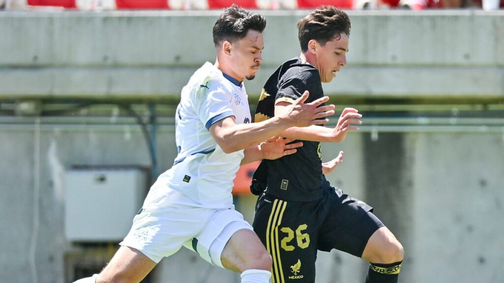 Mateo Chávez durante el México 2-4 Suiza