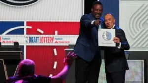 ¿Cuánto dinero ganan los jugadores elegidos en el NBA Draft 2025? Las cifras amenazadas por la NCAA