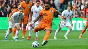 Memphis Depay iguala a Van Persie como máximo goleador de Países Bajos en la goleada ante Malta