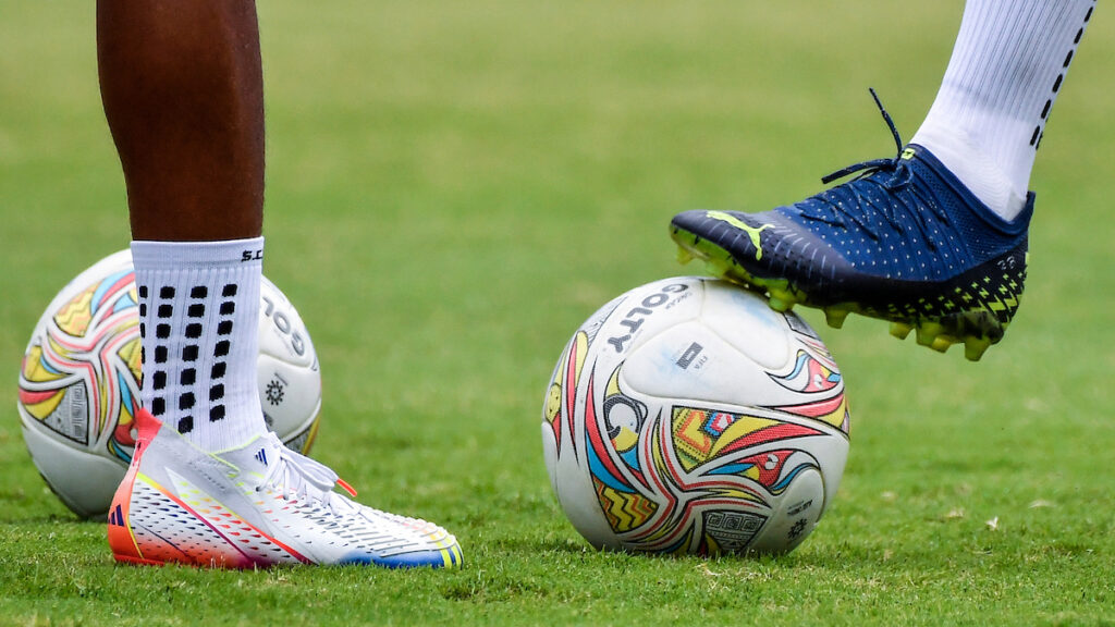 Transferencias del fútbol colombiano en directo. - Vizzor Image.