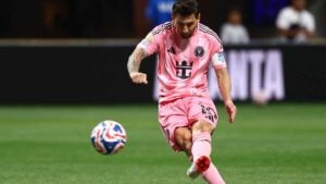 Golazo de Messi y está a uno del récord de Cristiano Ronaldo en el Mundial de Clubes