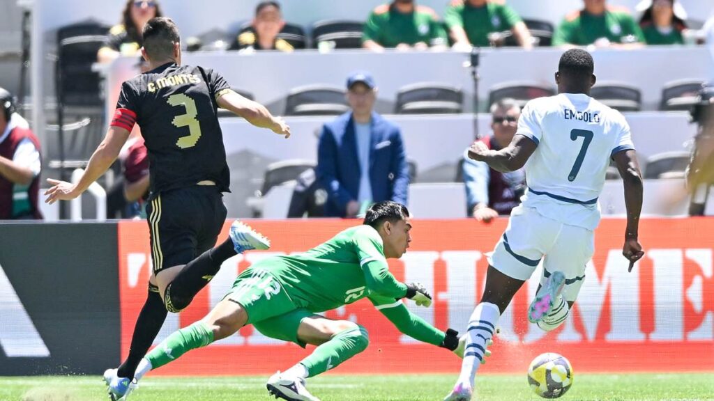 La línea defensiva de México dejó una inmensa cantidad de dudas de cara a los próximos compromisos del equipo del Vasco Aguirre