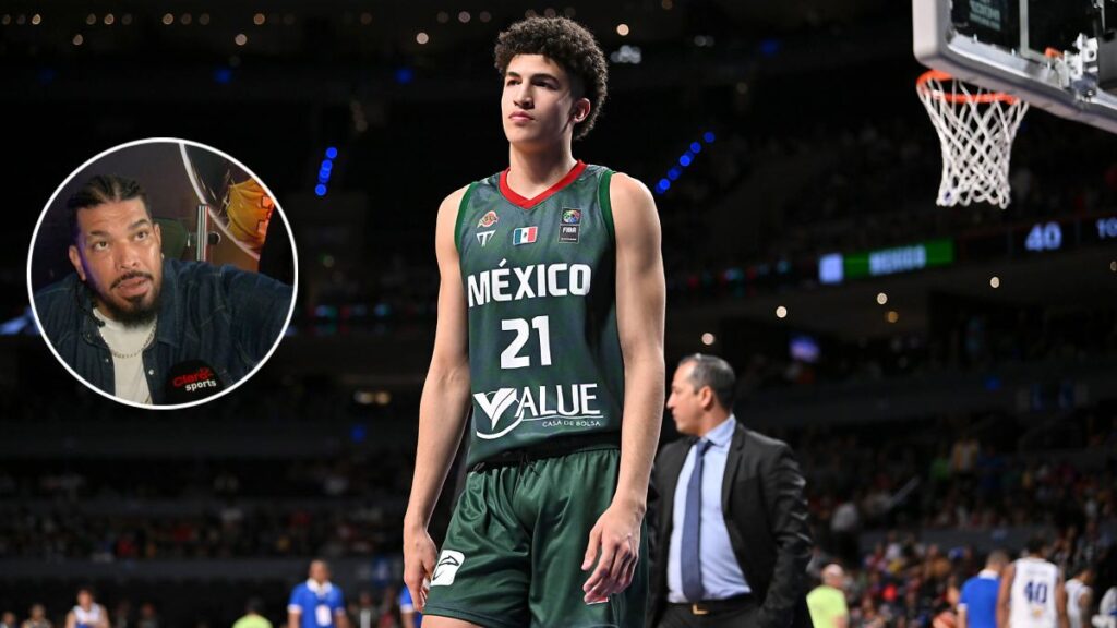Karim López durante un partido de la selección de baloncesto
