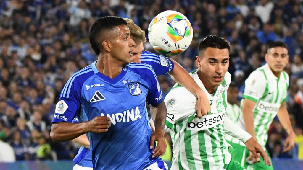 Partido entre Millonarios y Atlético Nacional. - Vizzor Image.