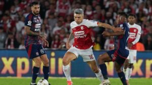 Santa Fe, el mejor visitante del campeonato se juega la vida en Medellín