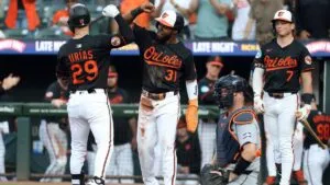 El mexicano Ramón Urías impulsa el aplastante triunfo de Orioles sobre Tigers