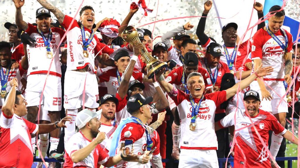 Independiente Santa Fe celebrando su décimo título / Vizzor