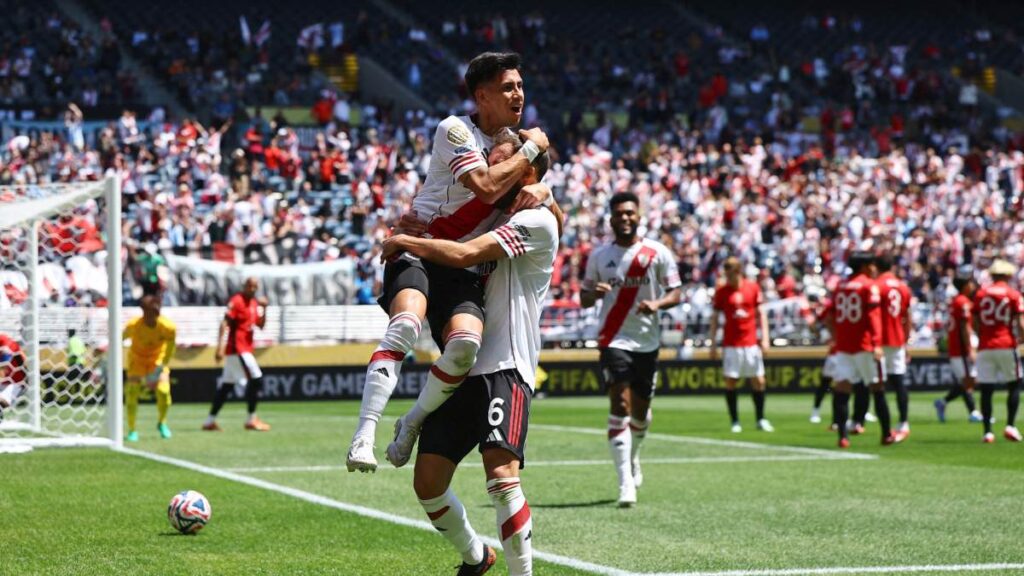 Maximiliano Meza celebra el tercer gol de River ante el Urawa. Reuters