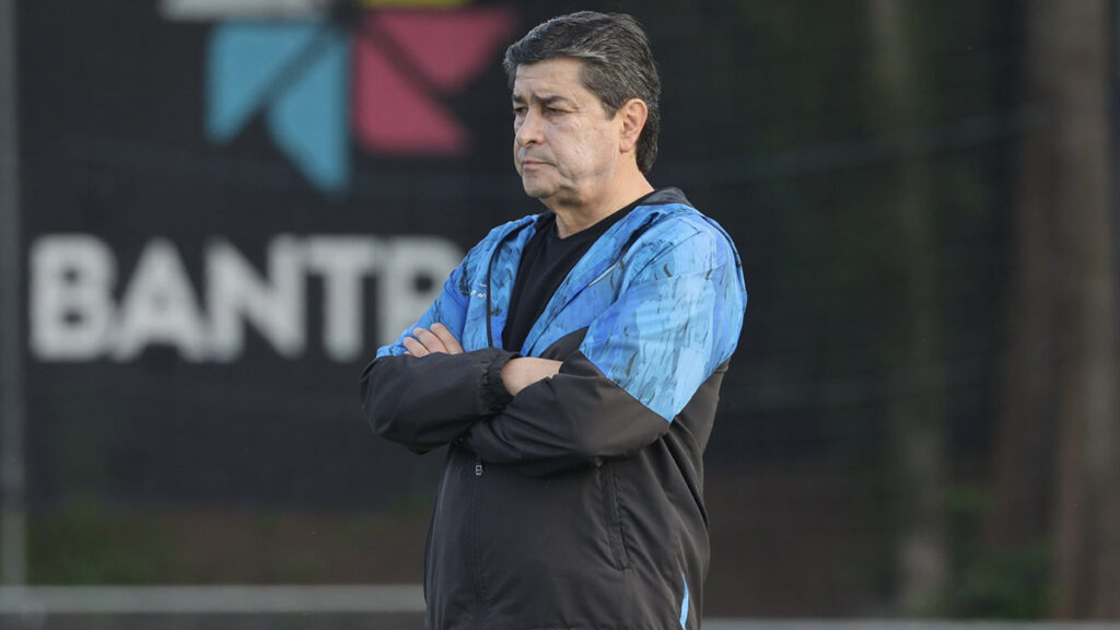 Tena realiza variantes en la convocatoria | @fedefut_oficial