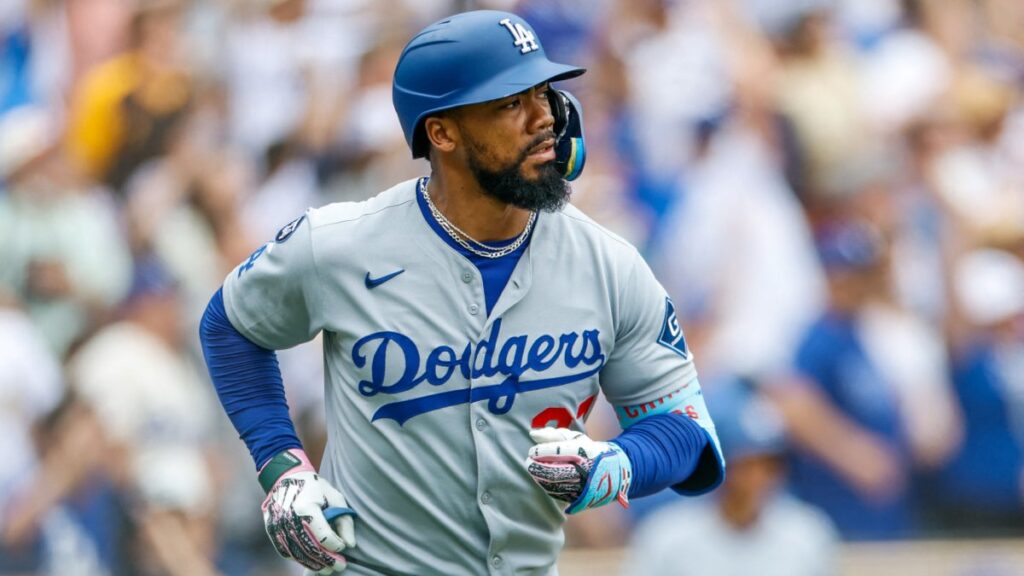 Teoscar Hernández conecta cuadrangular de tres carreras para que los Dodgers vencieran a los Padres