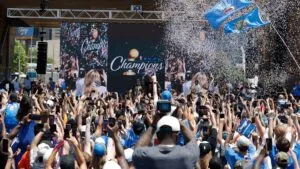 Oklahoma City celebra el primer título del Thunder con un desfile masivo