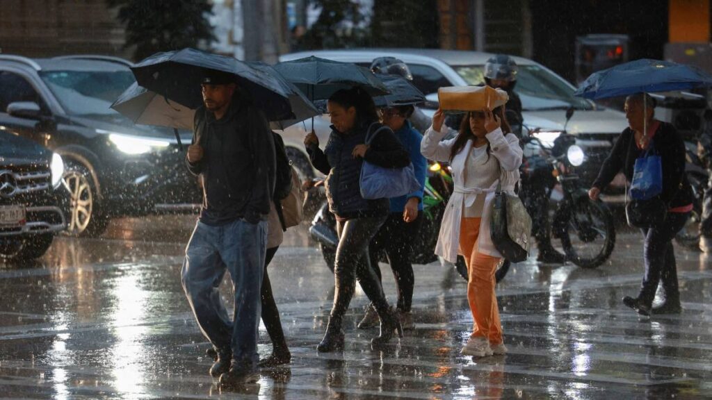 Tormenta tropical Erick amenaza con convertirse en huracán