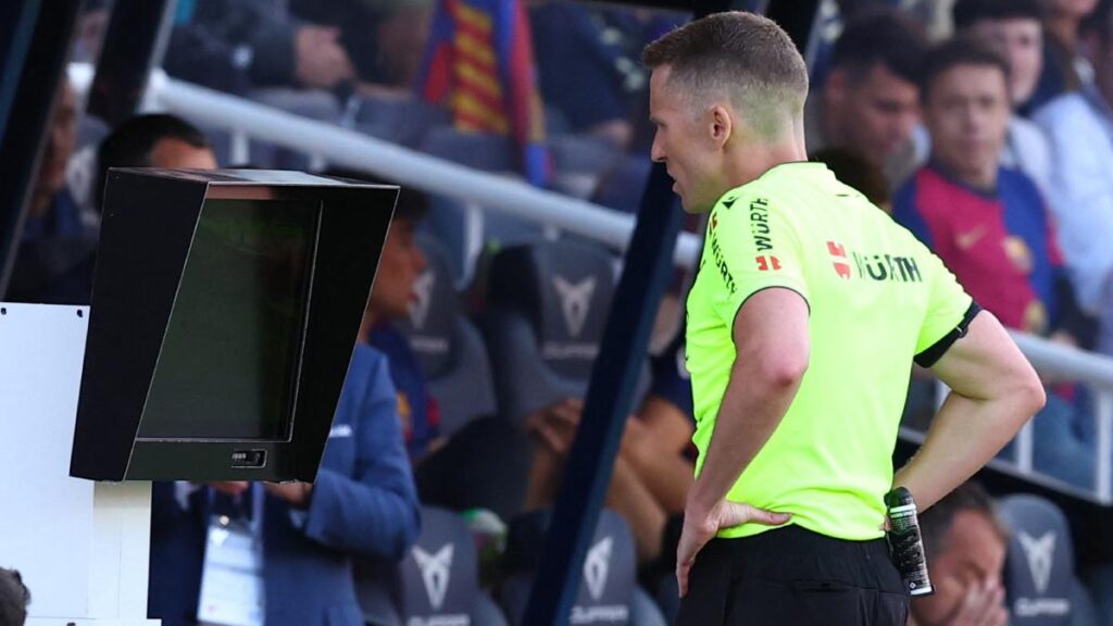 Videoarbitraje en el fútbol mundial