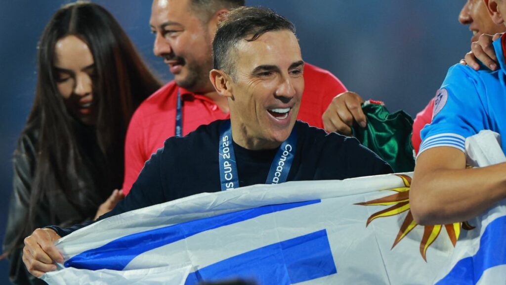 Vicente Sánchez en festejo de campeón con Cruz Azul