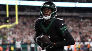 Garrett Wilson firma histórica renovación de contrato con los Jets