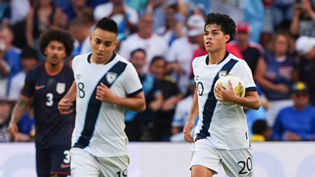 Guatemala crece de la mano de Luis Fernando Tena | AFP Photo