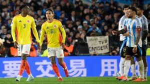 Richard Ríos y Nicolás Otamendi cambian los guayos por guantes de boxeo tras su reencuentro en Benfica