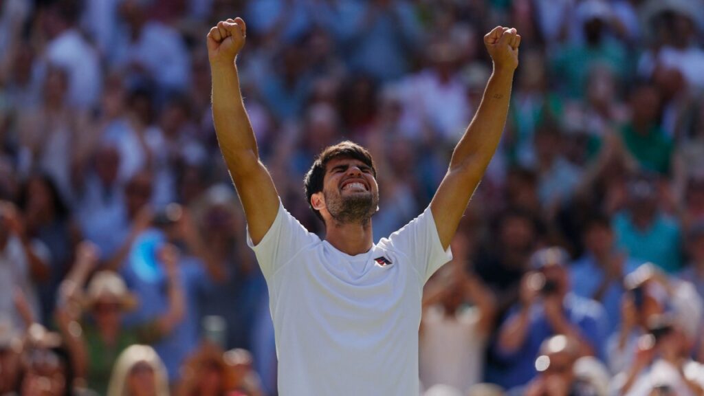 Carlos Alcaraz supera a Taylor Fritz y defenderá su corona en la final de Wimbledon